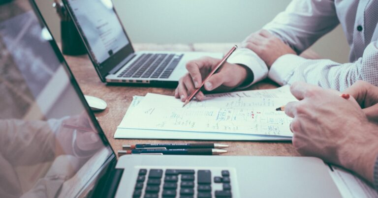 Compreender a dinâmica da Geração Z e dos Millenials no local de trabalho